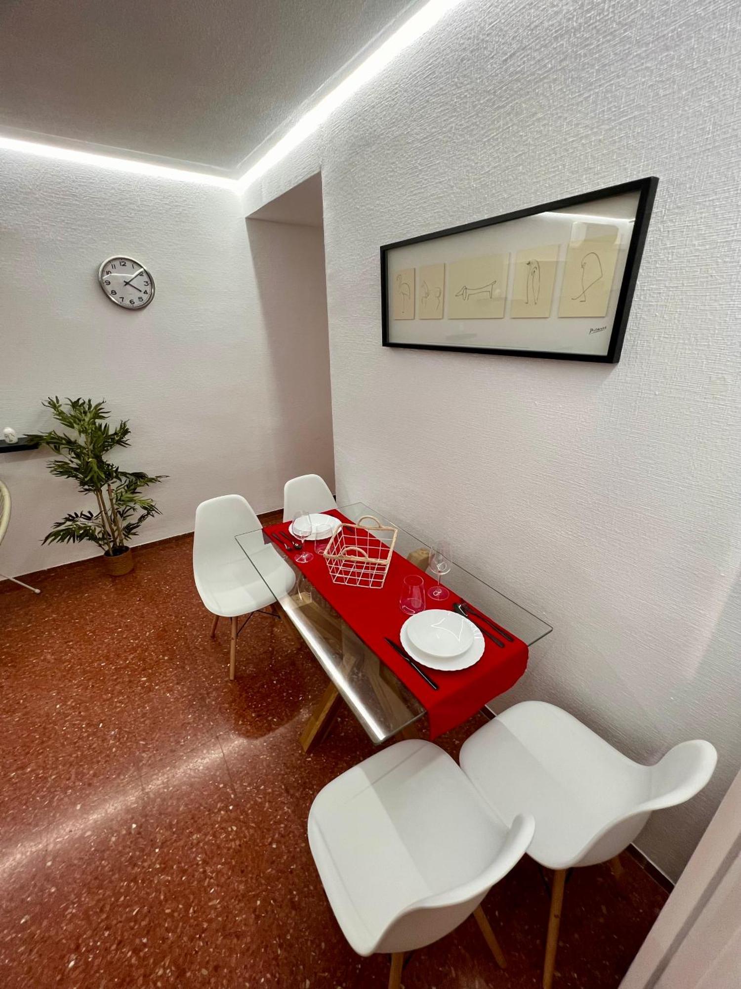 Amplio Familiar Con Parking Privado En Pleno Centro De Apartament