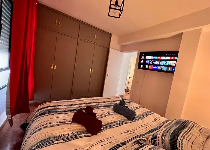 Amplio Apartamento Familiar Con Parking Privado En Pleno Centro De Cordoba